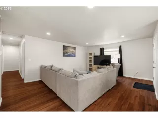 Photo #4: 436002159 Listing