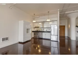 Photo #6: 436061601 Listing