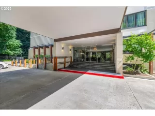 Photo #1: 436339957 Listing