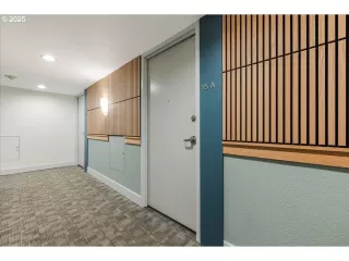 Photo #4: 436339957 Listing