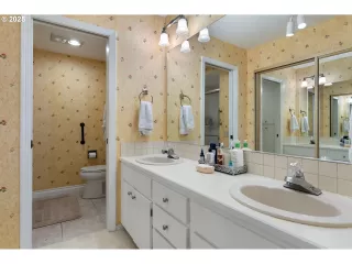 Photo #4: 436490972 Listing 