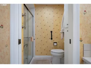 Photo #5: 436490972 Listing 