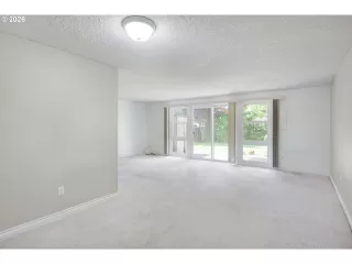 Photo #3: 436509351 Listing 