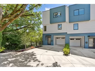 Photo #1: 436810761 Listing