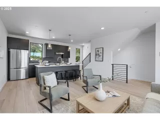Photo #2: 436810761 Listing