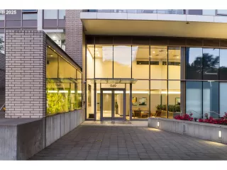 Photo #3: 437013885 Listing 