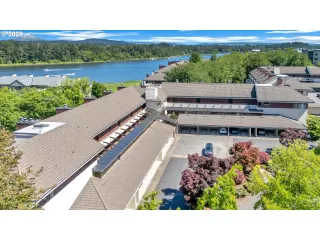 Photo #2: 437052068 Listing