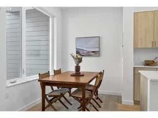 Photo #4: 437264154 Listing 