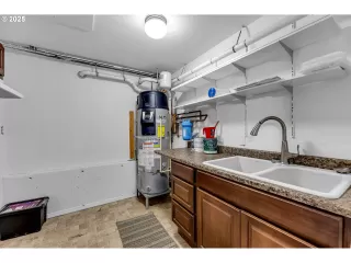 Photo #3: 437390995 Listing