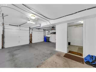 Photo #4: 437390995 Listing