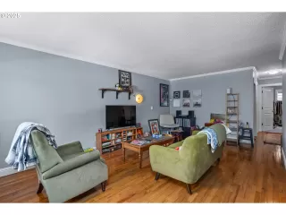 Photo #6: 438104988 Listing