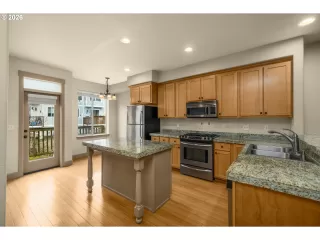 Photo #1: 438112442 Listing