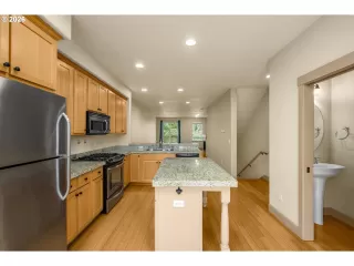 Photo #5: 438112442 Listing