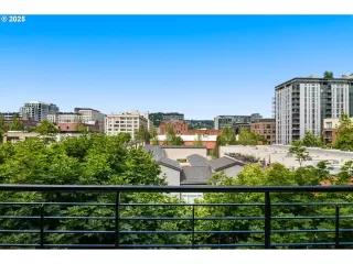 Photo #1: 438174532 Listing 