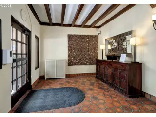 Photo #4: 438313964 Listing