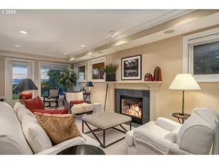 Photo #3: 438450835 Listing