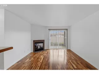 Photo #2: 438858145 Listing 