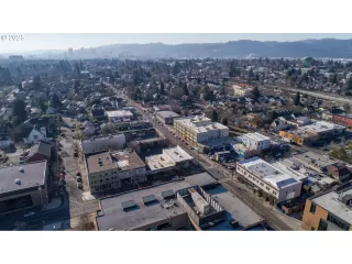 Photo #2: 438921347 Listing 