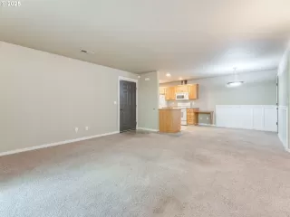 Photo #3: 438955597 Listing