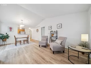 Photo #6: 439165114 Listing 