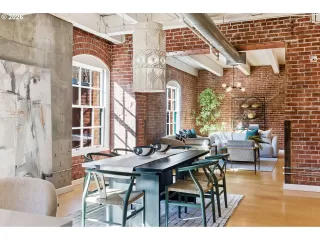 Photo #1: 439447683 Listing 