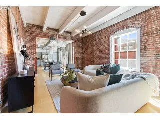 Photo #4: 439447683 Listing 