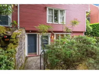 More Details about MLS # 439531030 : 711 NW 20TH AVE