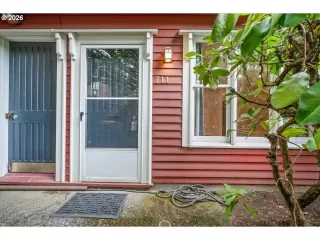 Photo #2: 439531030 Listing