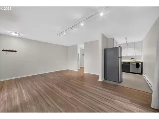 Photo #6: 439531030 Listing
