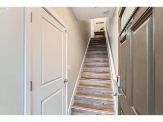 Photo #3: 439696666 Listing