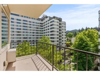 Photo #5: 440046697 Listing