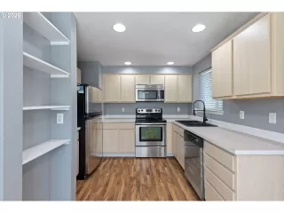 Photo #5: 440510730 Listing 