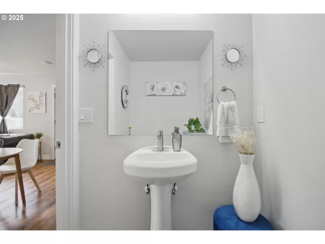 MLS: 440516005 Condo For Sale