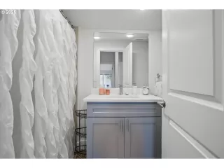 Photo #6: 440516005 Listing