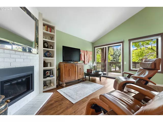 MLS: 441274301 Condo For Sale