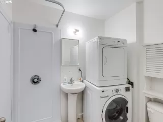 Photo #2: 441507208 Listing