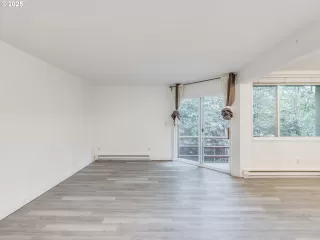 Photo #4: 441507208 Listing