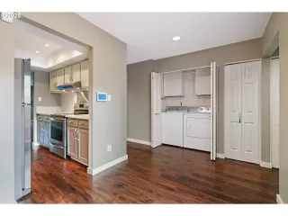 Photo #3: 441747027 Listing 