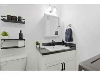 Photo #4: 442006490 Listing 