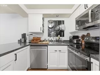 Photo #6: 442006490 Listing 