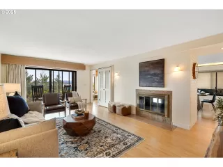 Photo #3: 442114493 Listing 