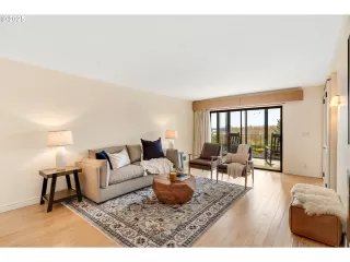 Photo #5: 442114493 Listing 