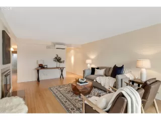 Photo #6: 442114493 Listing 