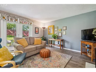 Photo #4: 442303192 Listing