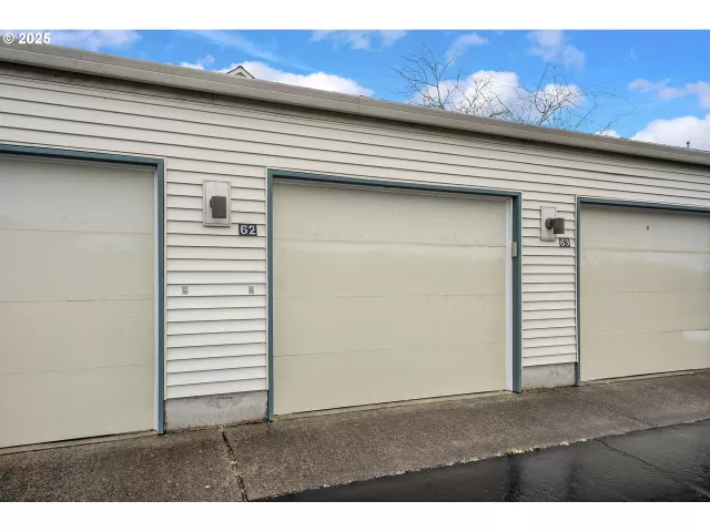 MLS: 442306828 Condo For Sale