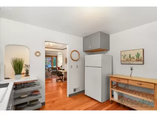 Photo #6: 442625992 Listing