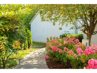 Photo #1: 442840571 Listing