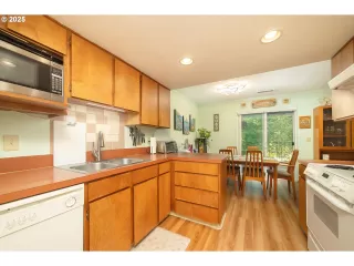 Photo #3: 442840571 Listing