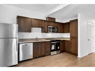 Photo #6: 442983030 Listing