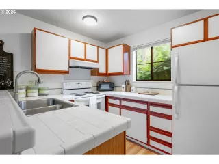 Photo #5: 443108063 Listing 